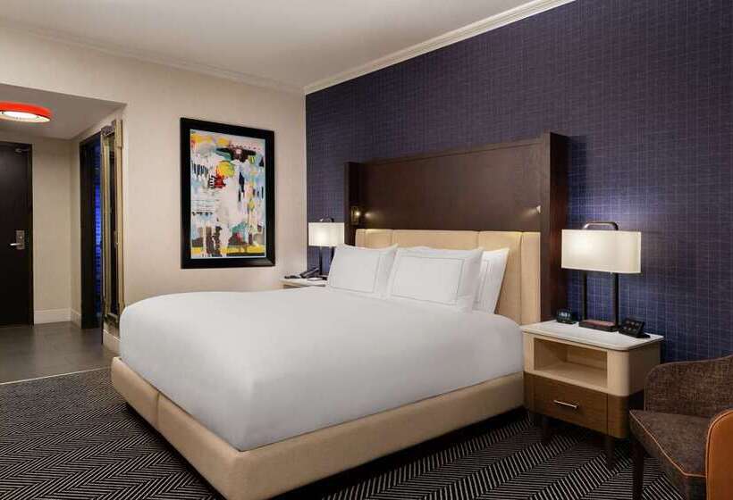 Стандартный Номер Кровать Кинг, Hilton Charlotte University Place