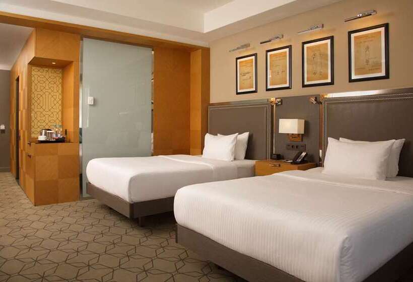 Номер Deluxe, Hilton Charlotte University Place