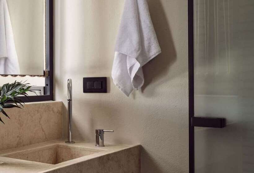 Стандартный Номер Кровать Кинг, Hilton Charlotte University Place