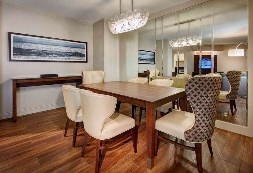 جناح سرير كينج, Embassy Suites Hotel Winston Salem