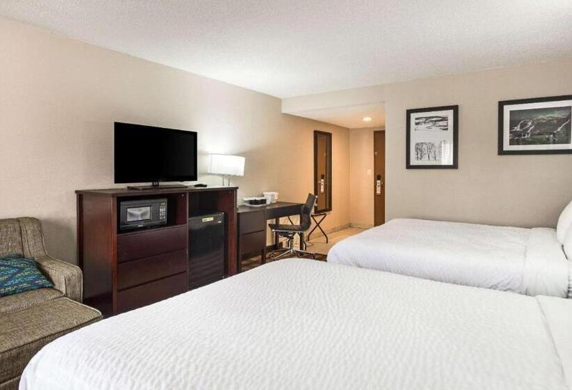 Номер Deluxe с Балконом, Pocono Inn & Banquet   Stroudsburg