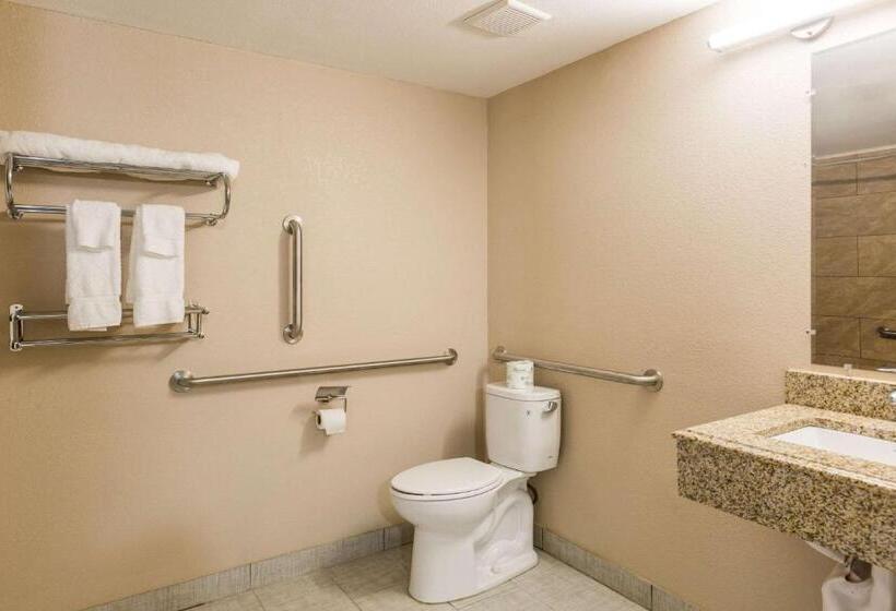 Номер Deluxe Кровать Кинг, Pocono Inn & Banquet   Stroudsburg