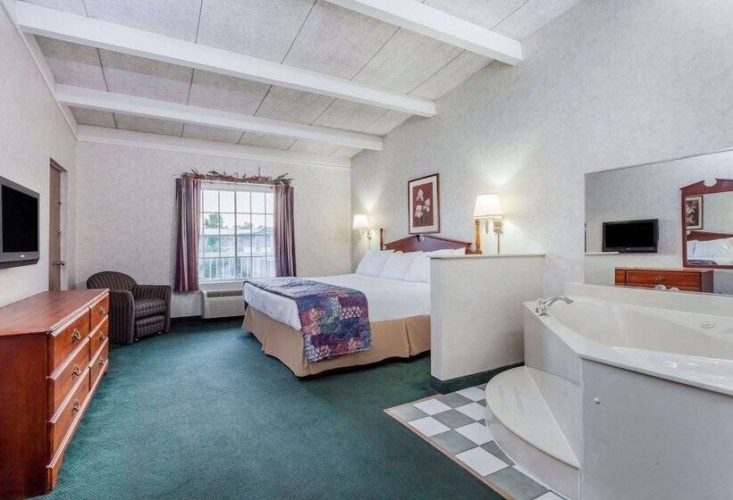 Студия Deluxe, Days Inn & Suites By Wyndham Lexington