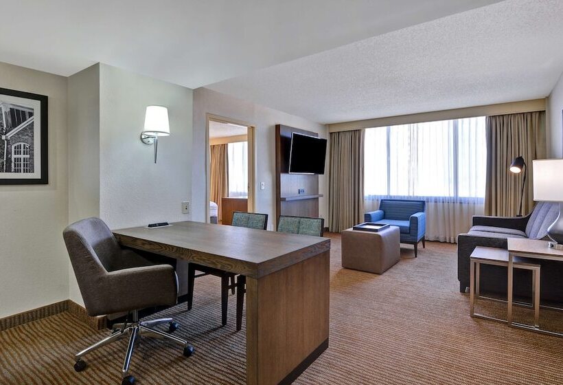 جناح, Embassy Suites Hotel Winston Salem