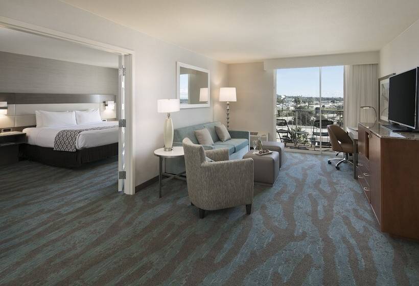 장애인을 위한 스위트, Crowne Plaza Ventura Beach, An Ihg
