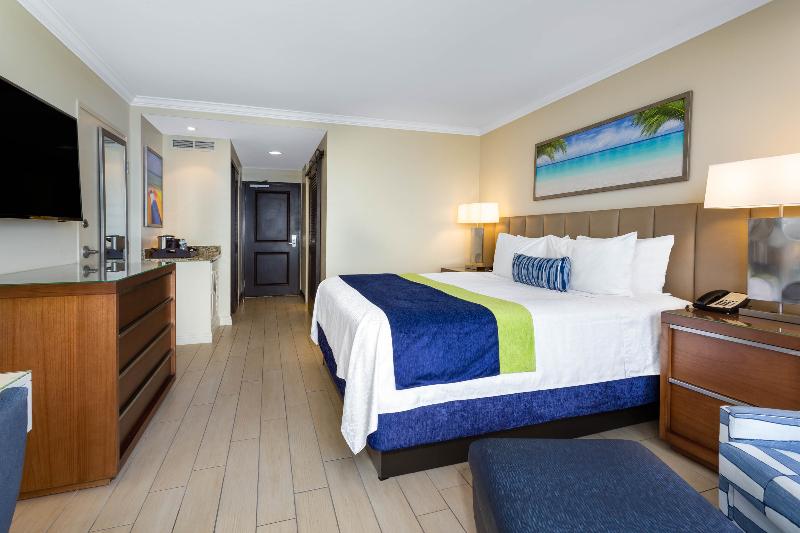 Quarto Estandar, Hilton Anatole