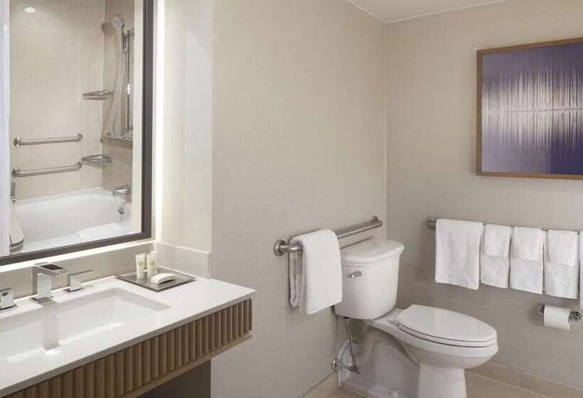 Quarto Estandar Cama King, Hilton Anatole