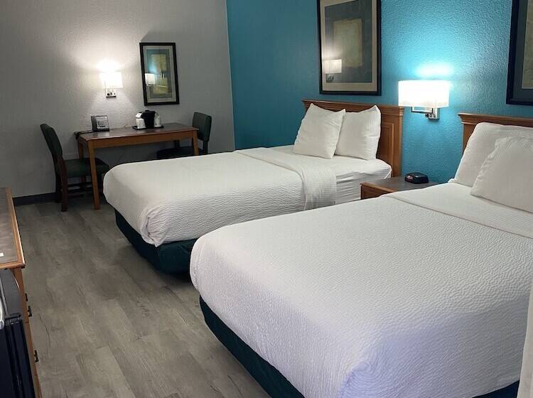 ２ダブルベッドのスタンダードルーム, La Quinta Inn By Wyndham Tyler