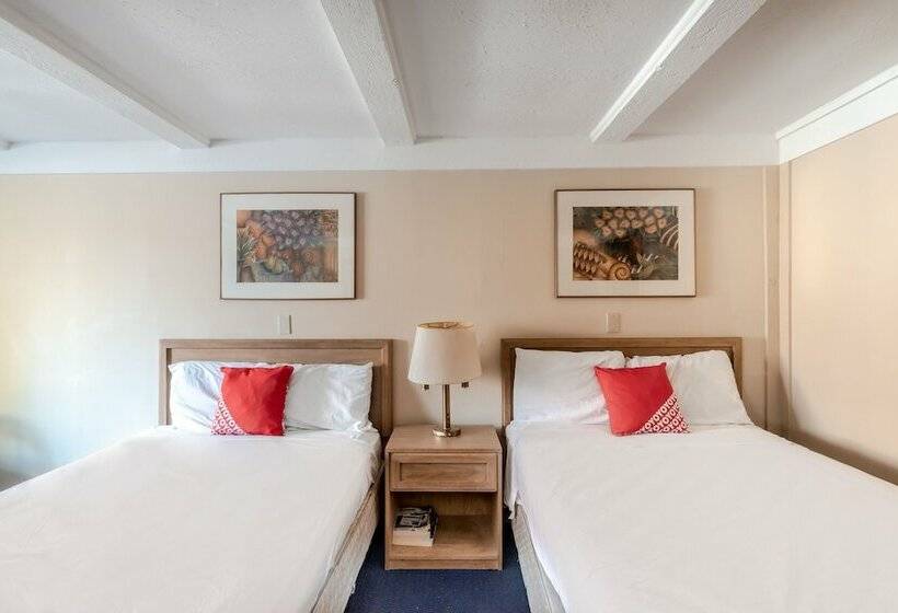 Номер Стандарт 2 Двуспальные Кровати, Travelodge by Wyndham Wadsworth
