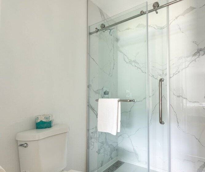 豪华房间, Jot's Resort