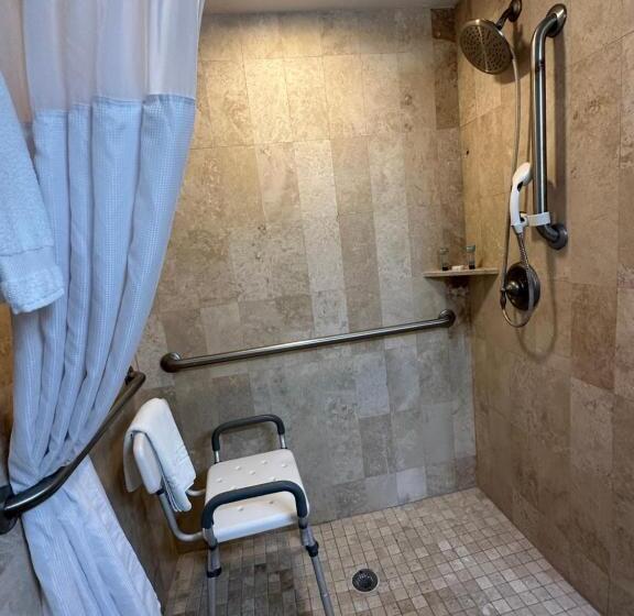 适合残疾人士使用的带超级大床的标准间, Mission Resort And Club
