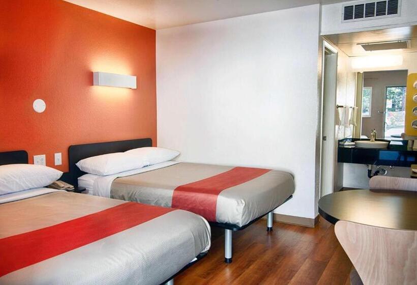 Четырехместный Номер Стандарт, Motel 6 Mammoth Lakes, Ca