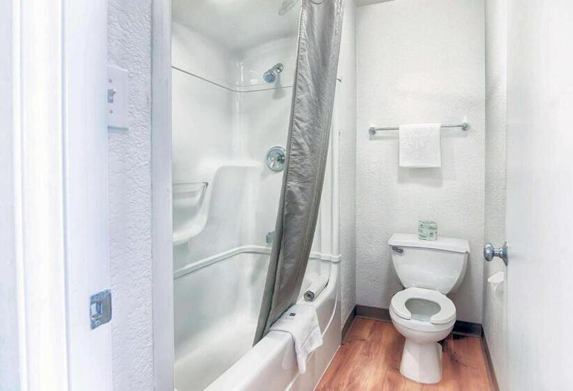 Четырехместный номер Премиум, Motel 6 Mammoth Lakes, Ca