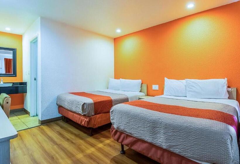 Четырехместный Номер Стандарт, Motel 6 Bakersfield, Ca  Airport