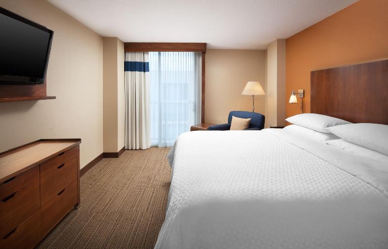 带大床的标准间, Courtyard San Jose Airport