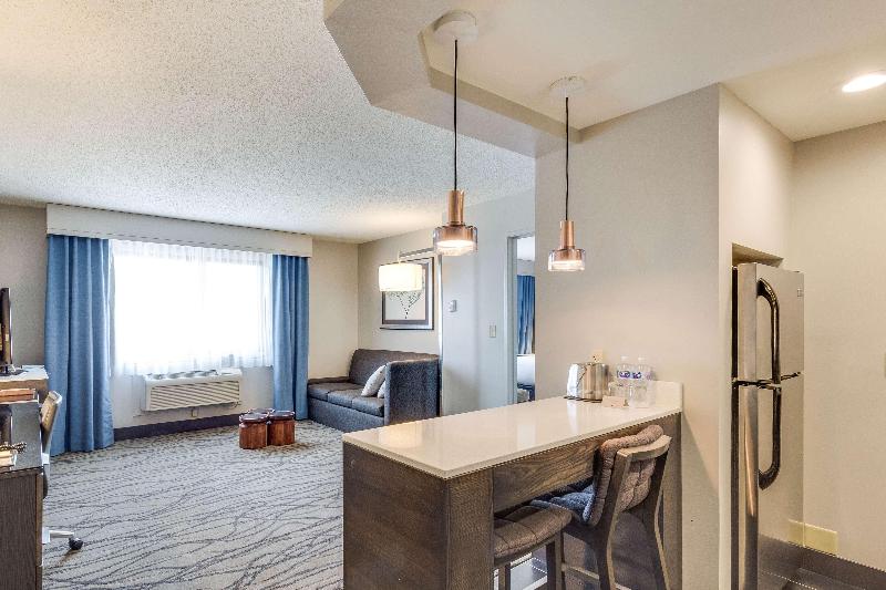 Полулюкс Кровать Кинг, Doubletree By Hilton Hotel Racine Harbourwalk