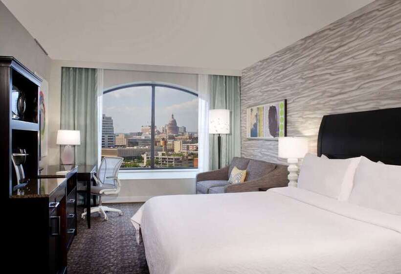 Engelliler için Büyük Çift Kişilik Yataklı Standart Oda, Hilton Palm Beach Pbi