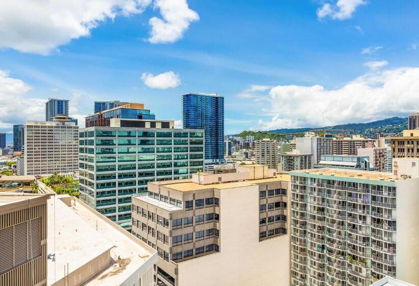 Студио Стандарт с Балконом, Ala Moana Hotel By Mantra