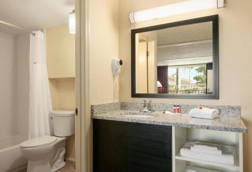 غرفه قياسيه سريرين مزدوجين, Days Inn By Wyndham Clearwater/central