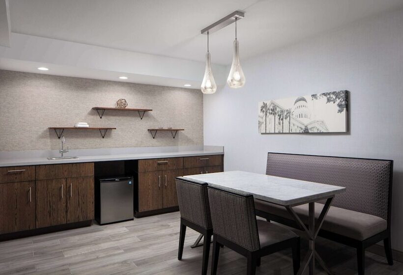 Президентский Люкс, Doubletree By Hilton Sacramento