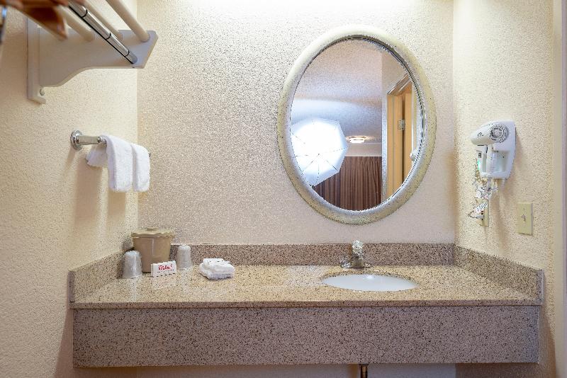 디럭스 룸, Red Roof Inn Chesapeake Conference Center