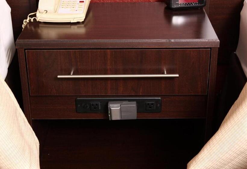 Номер Superior Адаптированный для Инвалидов, Red Roof Inn Plus+ Secaucus   Meadowlands