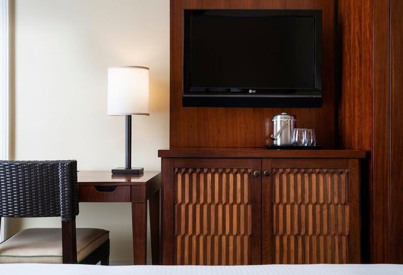 اتاق لوکس, Moana Surfrider, A Westin Resort & Spa, Waikiki Beach