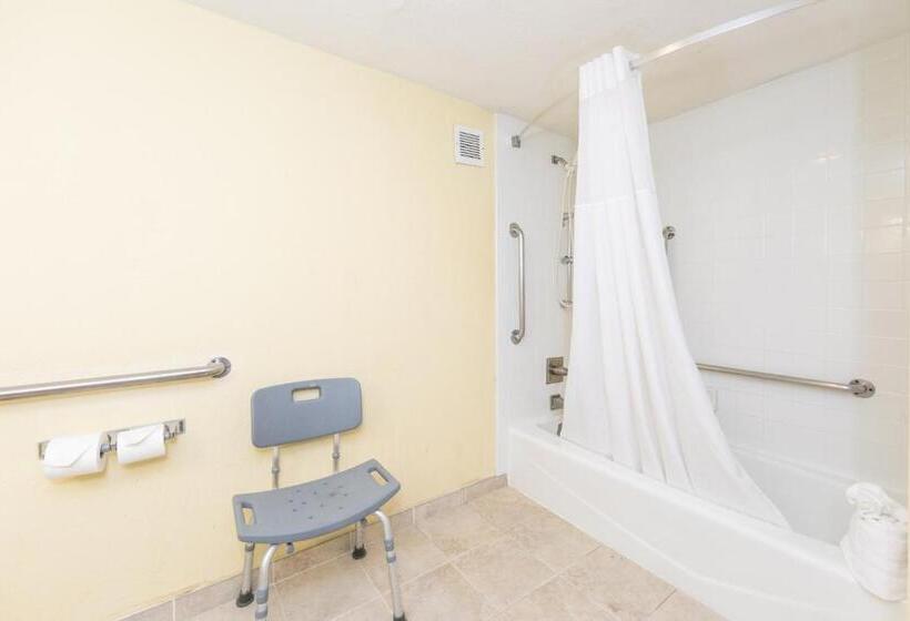 Номер Стандарт Кровать Кинг Адаптированный для Инвалидов, Ocean Coast Hotel At The Beach Amelia Island