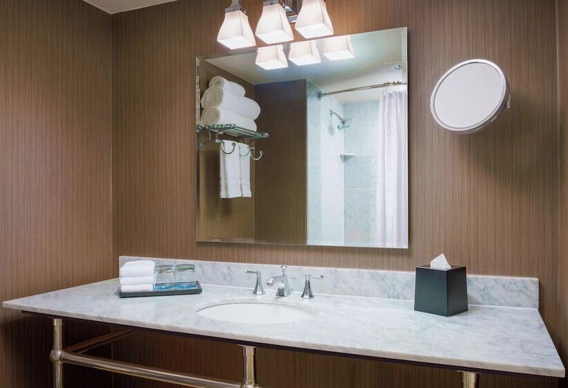 Номер Клуб, Sheraton Baltimore North