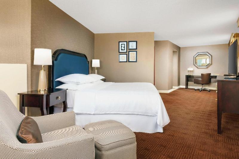 Номер Клуб Кровать Кинг, Sheraton Baltimore North