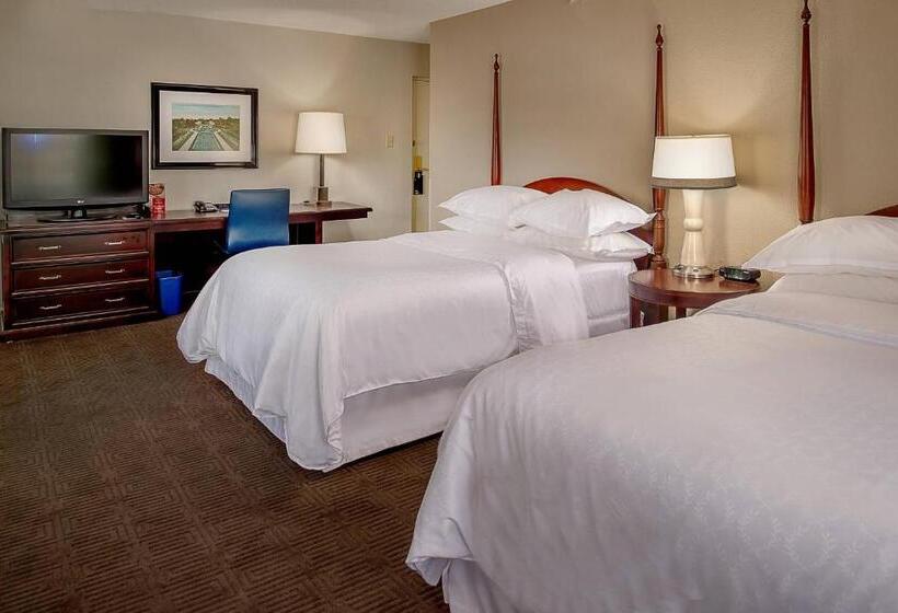 Номер Стандарт Адаптированный для Инвалидов, Sheraton Westport Lakeside Chalet