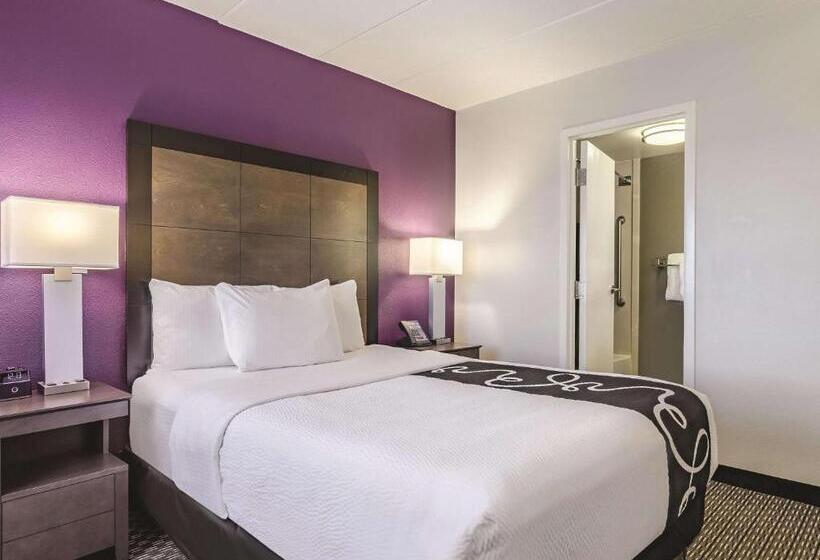 Номер Стандарт, La Quinta By Wyndham Warwick Providence Airport