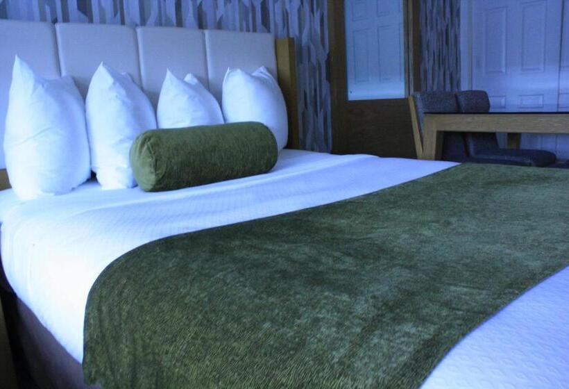 标准工作室, Split Rock Resort