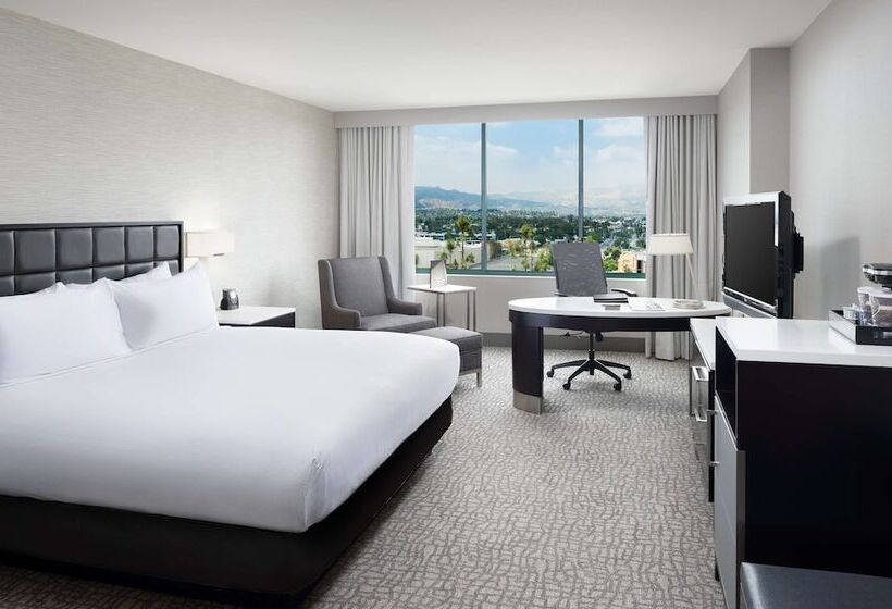 스탠다드 룸 더블 침대, Hilton Woodland Hills / Los Angeles