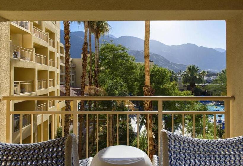 اتاق استاندارد با چشم‌انداز استخر, Renaissance Palm Springs