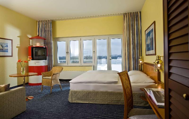 キングサイズベッドのスタンダードルーム, Rodeway Inn & Suites Corona