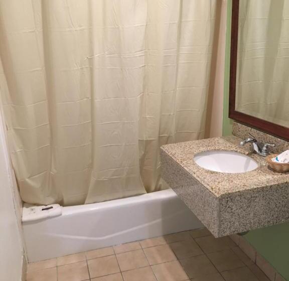 침실 2개 스위트, American Inn & Suites Lax
