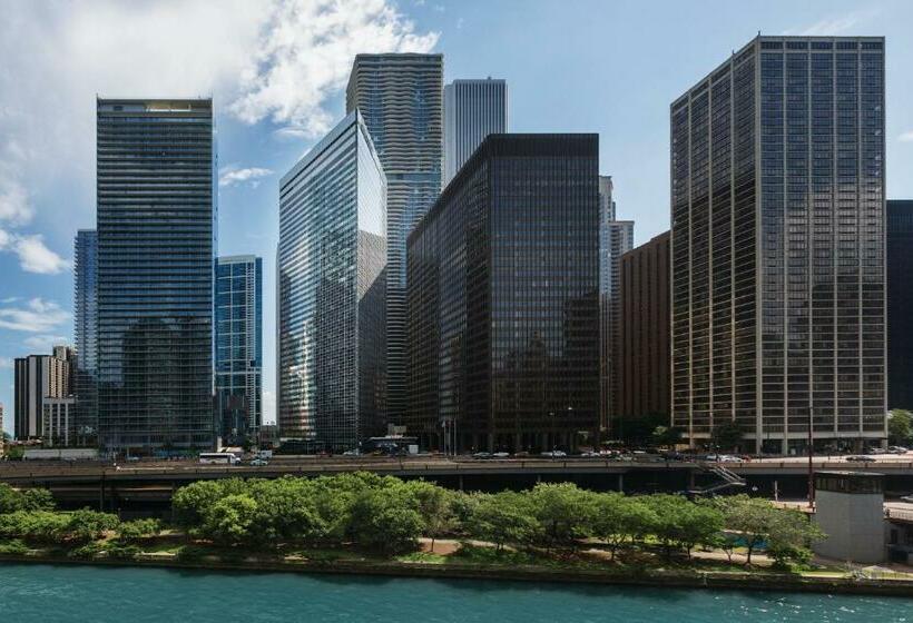 Номер Классика Кровать Кинг, Swissôtel Chicago