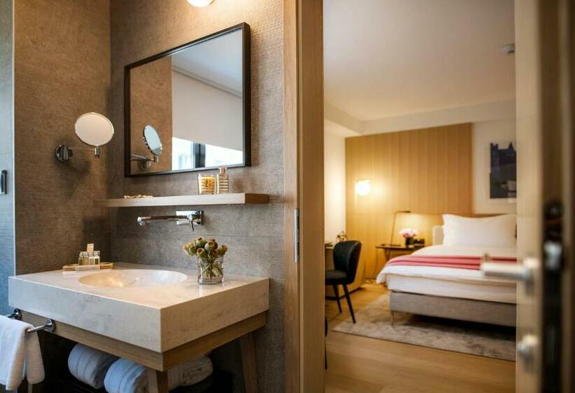 Cameră Deluxe cu Vedere la Mare cu Balcon, Excelsior