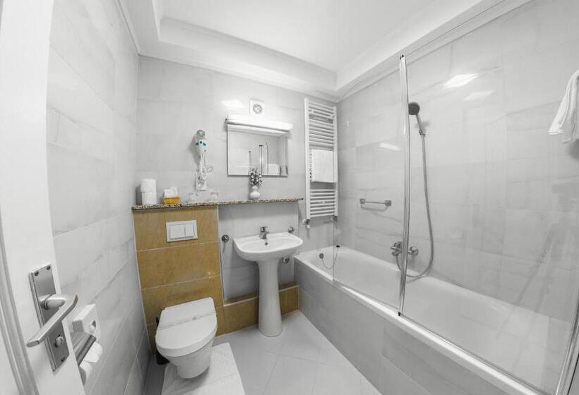 1 Bedroom Apartment with Balcony, Slavonija