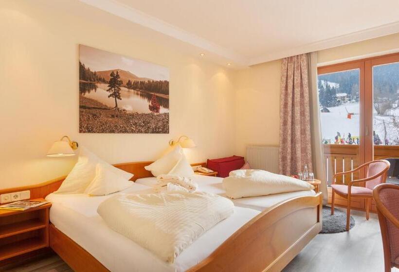 اتاق استاندارد با بالکن, Family & Sporthotel Kärntnerhof