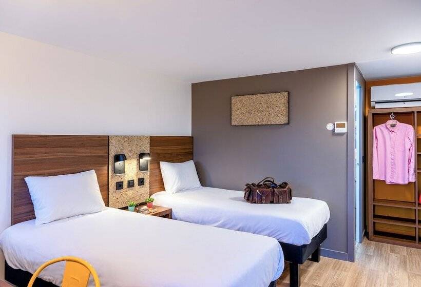 Quarto Estandar, Greet Hotel Chatellerault