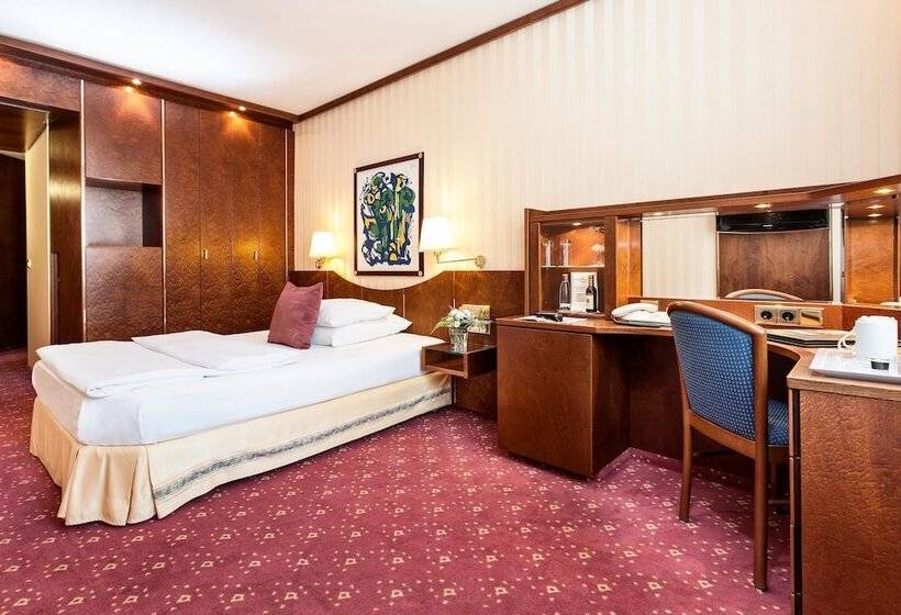 Номер Комфорт, Best Western Premier Grand Hotel Russischer Hof