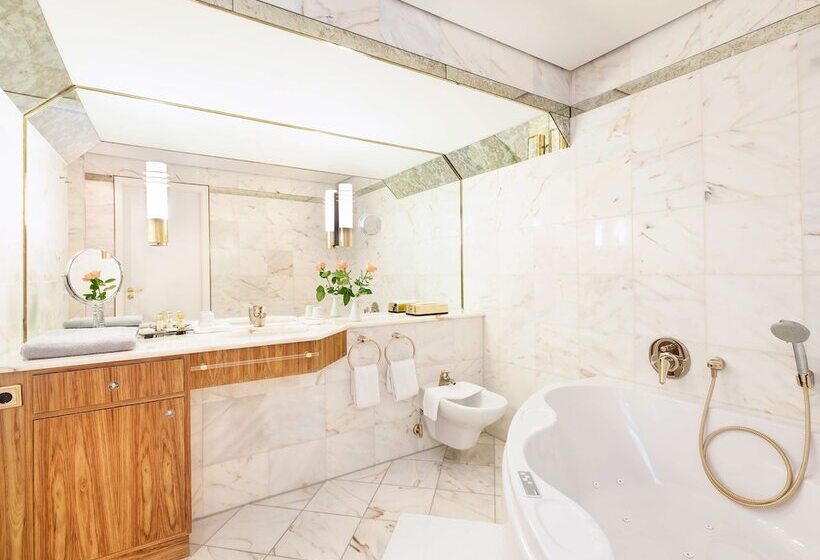 Люкс, Best Western Premier Grand Hotel Russischer Hof