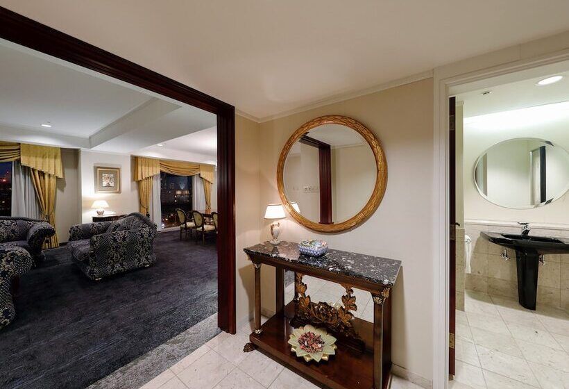 Королевский Люкс, Premier Hotel  Tsubaki  Sapporo