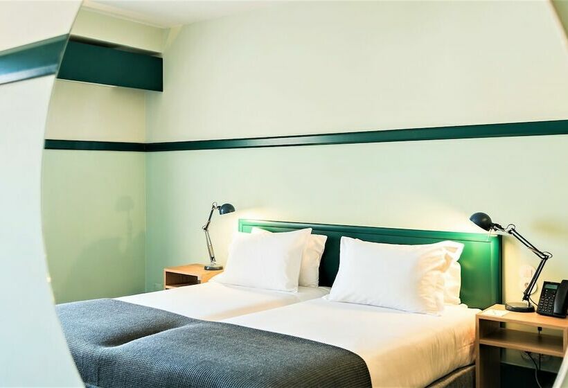 اتاق استاندارد با چشم‌انداز رودخانه, Holiday Inn Express And Suites Lisbon Principe Real By Ihg
