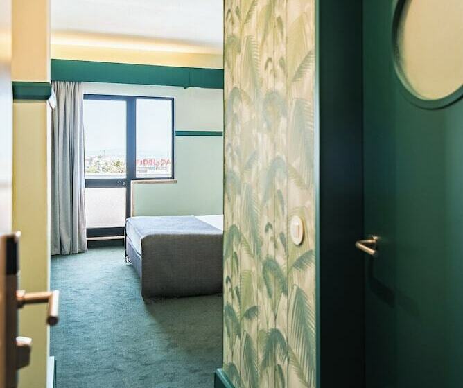 اتاق استاندارد با چشم‌انداز رودخانه, Holiday Inn Express And Suites Lisbon Principe Real By Ihg