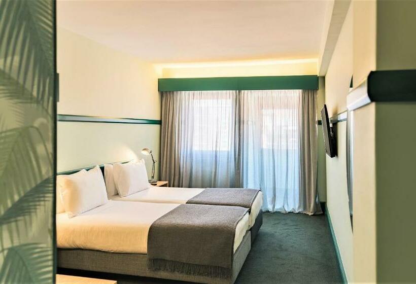 اتاق استاندارد, Holiday Inn Express And Suites Lisbon Principe Real By Ihg