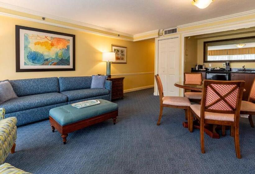プールビュースイート, The Lago Mar Beach Resort And Club