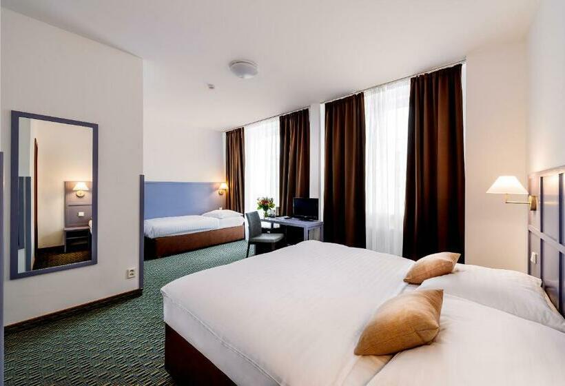 Quarto Triplo Superior, Central Hotel Prague